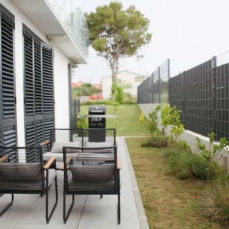 Fabulous With The Spacious Garden 公寓
