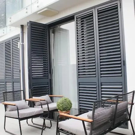 Fabulous With The Spacious Garden 扎达尔